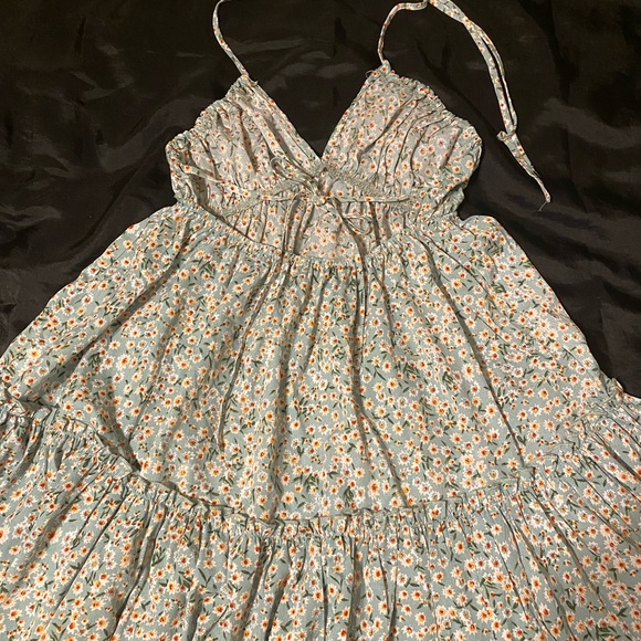 Dress - Picture 5 of 5